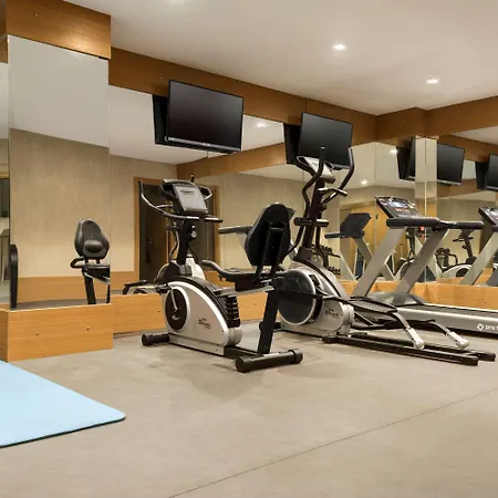 Ramada By Wyndham Nilufer Готель