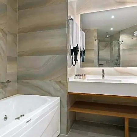 Ramada By Wyndham Nilufer Otel 4*