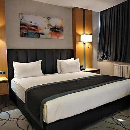 Ramada By Wyndham Nilufer Otel 4*