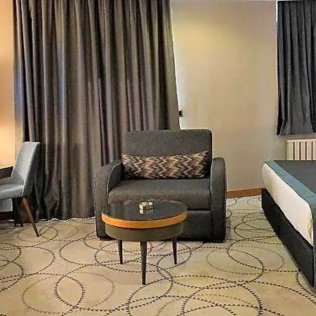Ramada By Wyndham Nilufer Otel