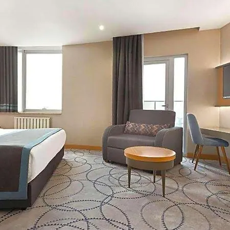 Ramada By Wyndham Nilufer Otel