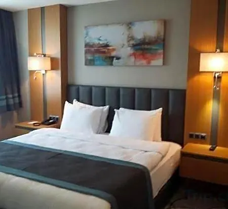 Ramada By Wyndham Nilufer 4* بورصة