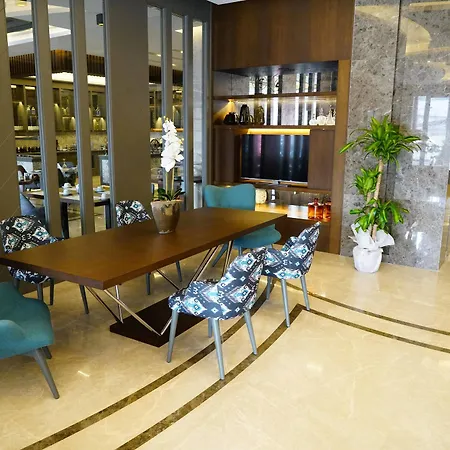 Ramada By Wyndham Nilufer Бурса