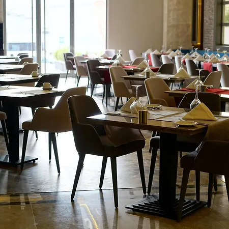 Готель Ramada By Wyndham Nilufer