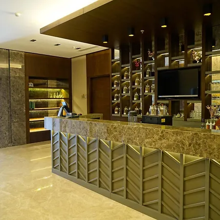 Готель Ramada By Wyndham Nilufer