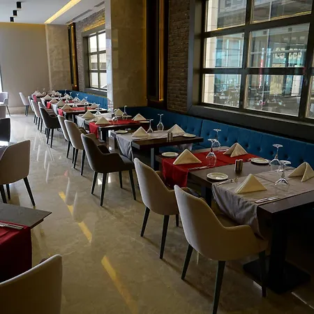 Готель Ramada By Wyndham Nilufer