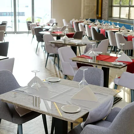 فندق Ramada By Wyndham Nilufer 4*