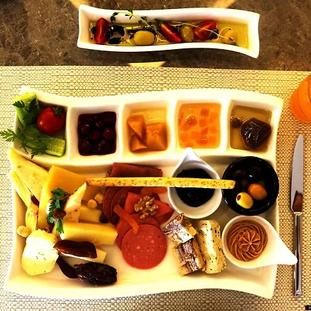 Ramada By Wyndham Nilufer Готель Бурса