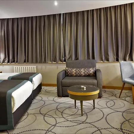 Ramada By Wyndham Nilufer فندق 4*