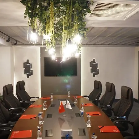 Ramada By Wyndham Nilufer Готель Бурса