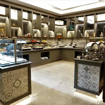 Ramada By Wyndham Nilufer Готель 4*