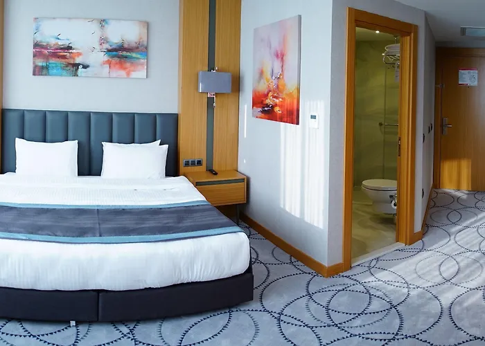 Ramada By Wyndham Nilufer Hotel