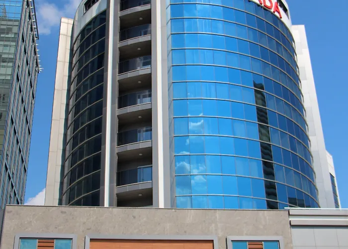 Ramada By Wyndham Nilufer Hotel 4*