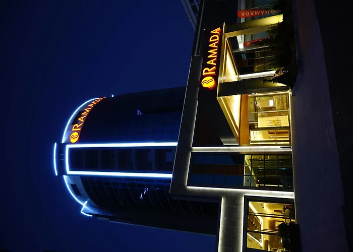 Ramada By Wyndham Nilufer Hotel 4*