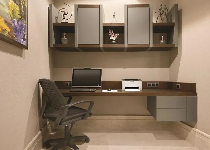 Ramada By Wyndham Nilufer Hotel 4*