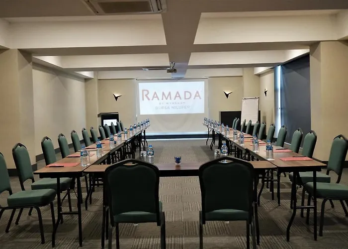 Ramada By Wyndham Nilufer Hotel 4*
