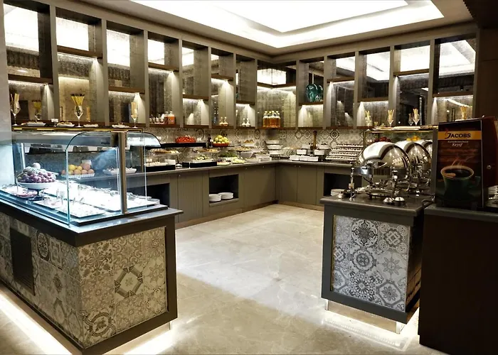 Ramada By Wyndham Nilufer Hotel 4*